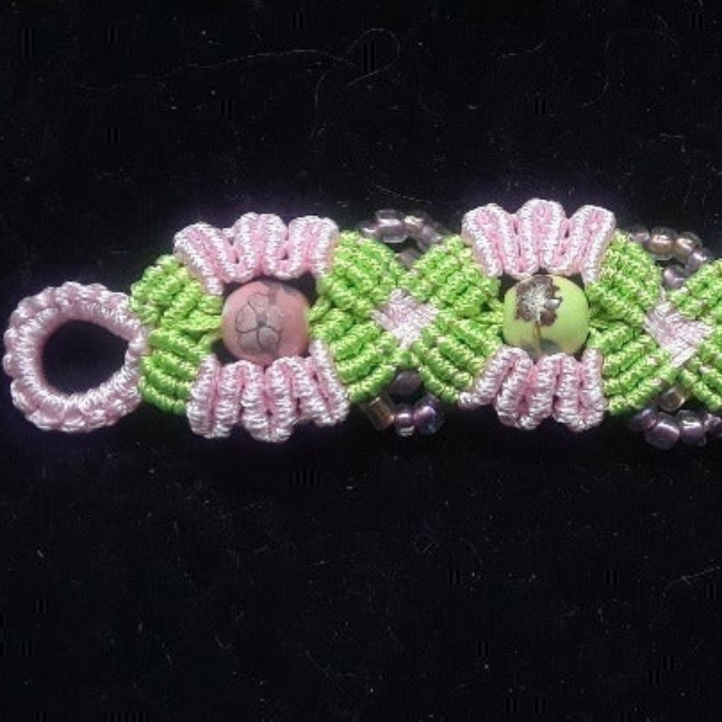 Handmade Green Pink Macrame Bracelet Z607